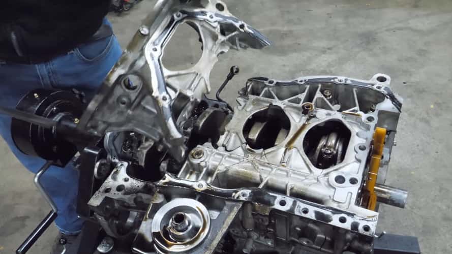 Mitsubishi Engine Teardown Shows What Happens When A Piston Explodes